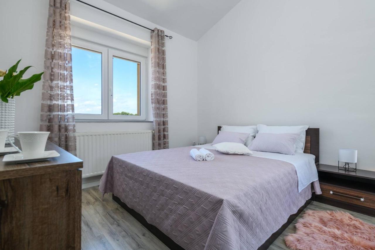 Holiday House Boky Vodnjan Kültér fotó