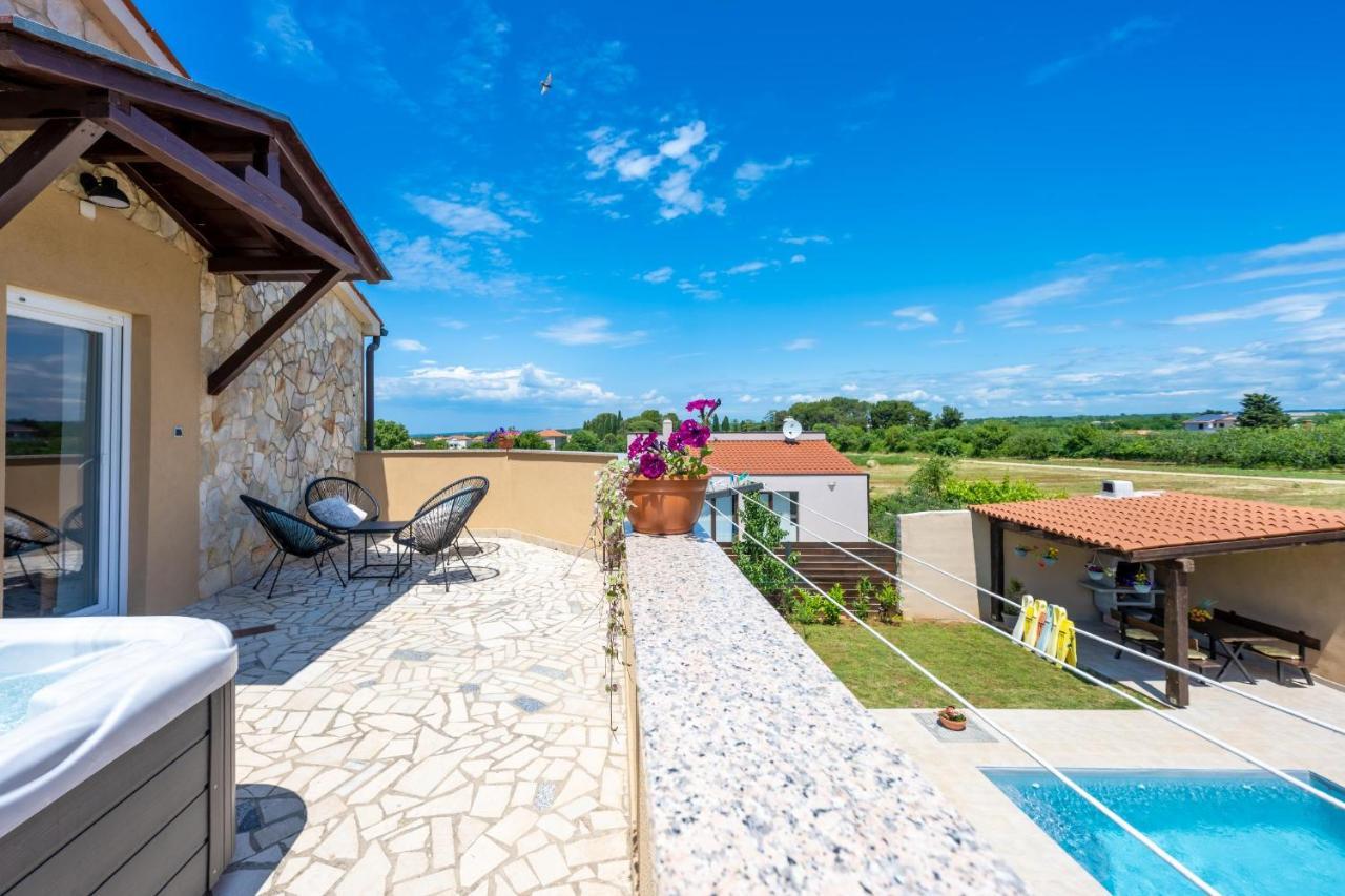 Holiday House Boky Vodnjan Kültér fotó